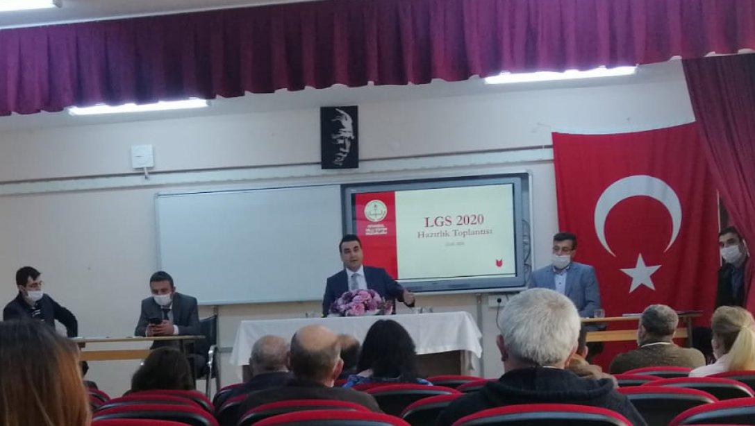 İlçe Milli Eğitim Müdürü Tayfun ÖZYOLCU'nun Başkanlığında LGS Bilgilendirme Toplantısı Yapıldı...