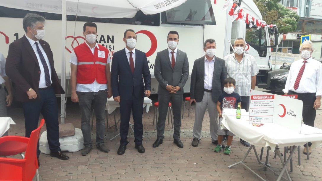 Çatalca Cumhuriyet Meydanı'nda Kan Bağışı Kampanyasına Katılım Sağlandı