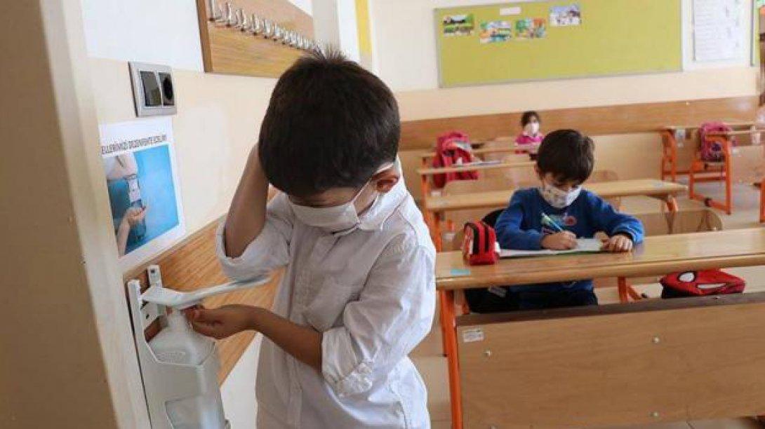 1 Mart'ta Açılması Planlanan Okullar İle İlgili Basın Açıklaması